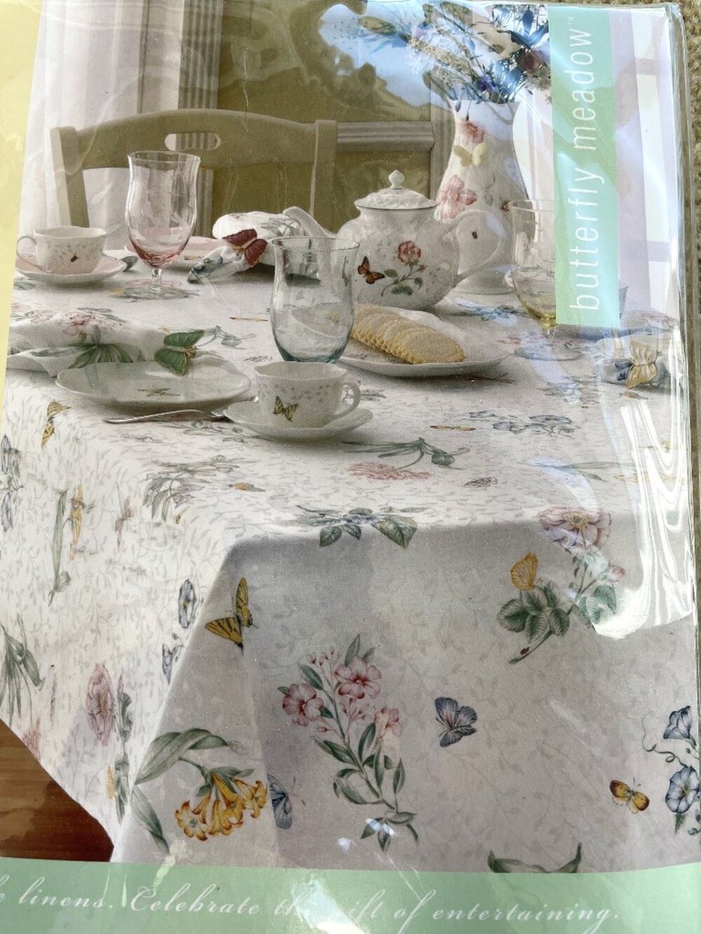 🦋🌸 Lenox Butterfly Meadow Tablecloth – Oblong – New in Package